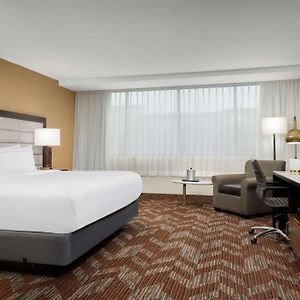 King Room Accessible Tub Mobility Hearing Access